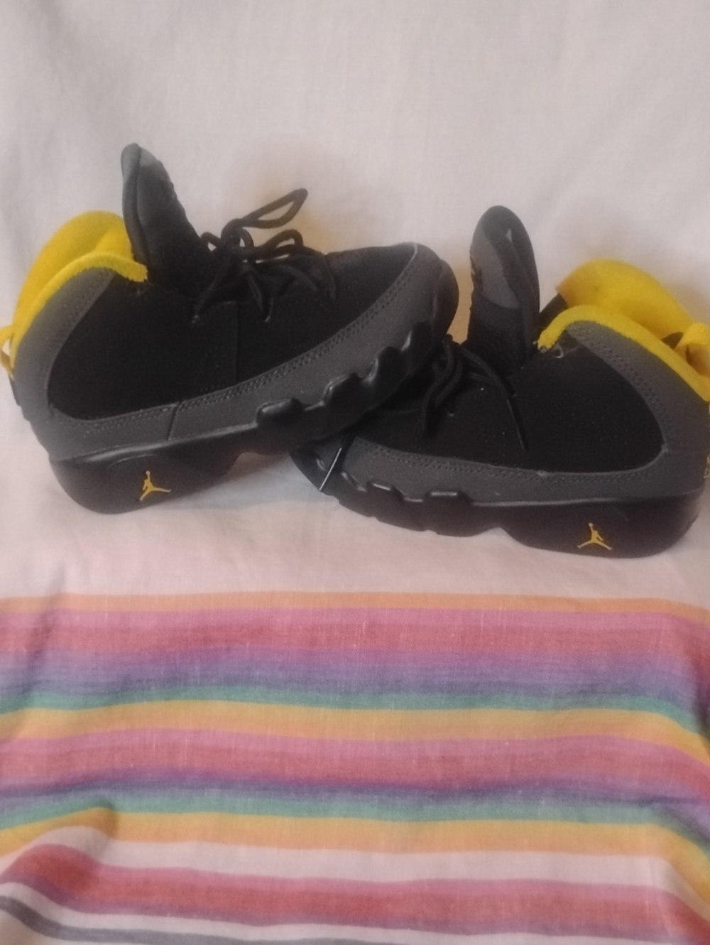 Jordan Kids Black and Yellow Sneakers